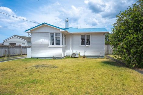 Photo of property in 65 Cornfoot Street, Castlecliff, Whanganui, 4501