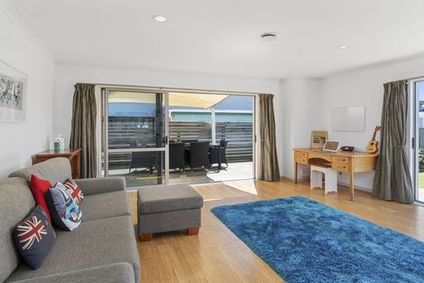 Photo of property in 27a Simpson Road, Papamoa Beach, Papamoa, 3118