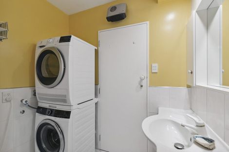 Photo of property in Jerningham Apartments, 20 Oriental Terrace, Oriental Bay, Wellington, 6011