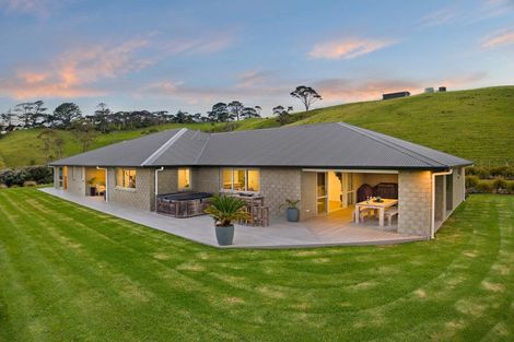 Photo of property in 200e Valley Road, Waimauku, 0881