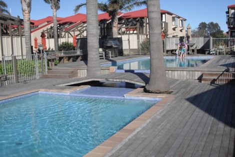 Photo of property in 54 Golf Road, Mount Maunganui, 3116