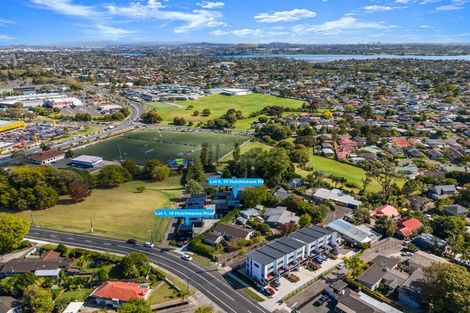 Photo of property in 2/10 Hutchinsons Road, Bucklands Beach, Auckland, 2014