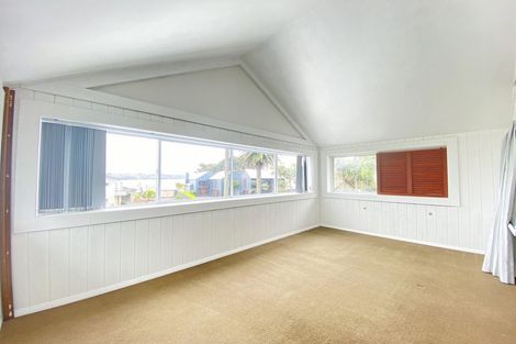 Photo of property in 1/7 Musick Point Road, Bucklands Beach, Auckland, 2012