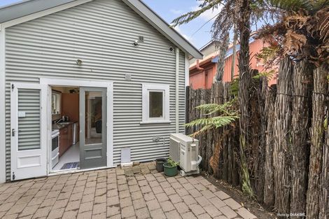 Photo of property in 24 Wallace Street, Mount Cook, Wellington, 6021