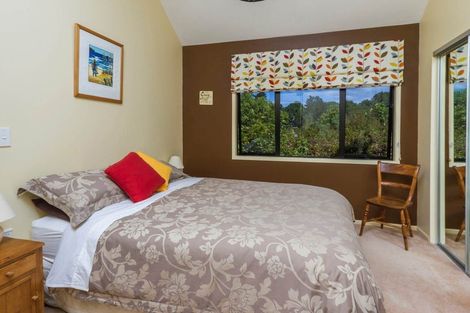 Photo of property in 1 Stitchbird Close, Murrays Bay, Auckland, 0630