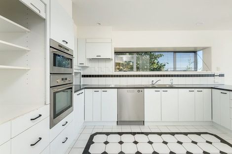 Photo of property in 1/2a Cracroft Terrace, Cashmere, Christchurch, 8022