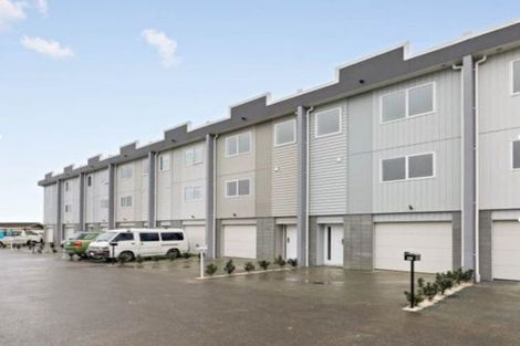 Photo of property in 75 Bordeaux Parade, Te Atatu South, Auckland, 0610