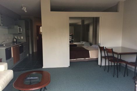 Photo of property in Atrium Towers, 5r/154 The Terrace, Wellington Central, Wellington, 6011