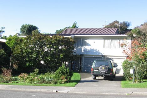 Photo of property in 76 Churton Drive, Churton Park, Wellington, 6037