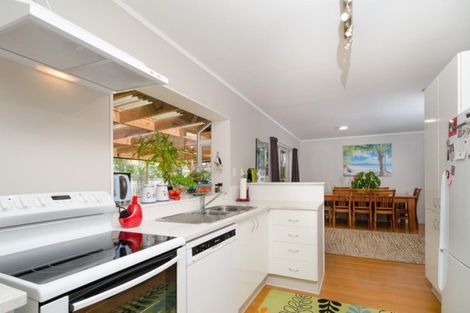 Photo of property in 45 Waimoko Glen, Swanson, Auckland, 0612
