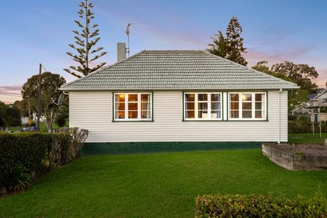 Photo of property in 13 Philomel Crescent, Bayswater, Auckland, 0622