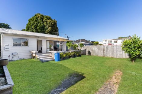 Photo of property in 1/11 Ranui Station Road, Ranui, Auckland, 0612