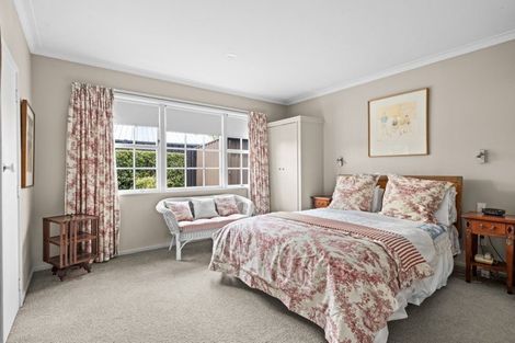Photo of property in 43 James Cook Street, Havelock North, 4130