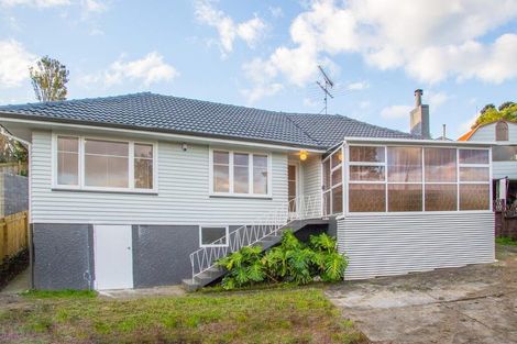 Photo of property in 16 Limmer Place, Browns Bay, Auckland, 0632