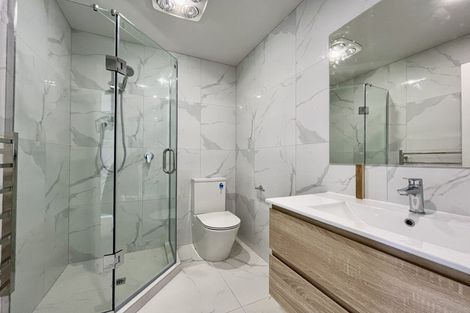 Photo of property in 523f Pakuranga Road, Howick, Auckland, 2010