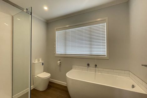 Photo of property in 4 Chapman Road, Te Atatu Peninsula, Auckland, 0610