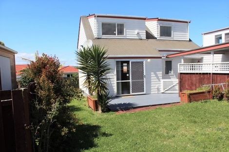 Photo of property in 10 Rewa Street, New Lynn, Auckland, 0600