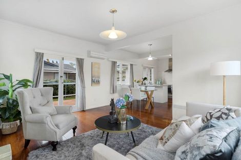 Photo of property in 61 Lyons Avenue, Murrays Bay, Auckland, 0630