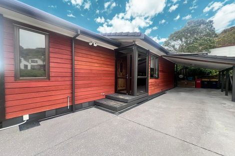 Photo of property in 35 Westhaven Drive, Tawa, Wellington, 5028