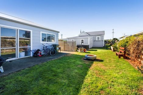 Photo of property in 2 Ohawe Terrace, Ohawe, Hawera, 4671