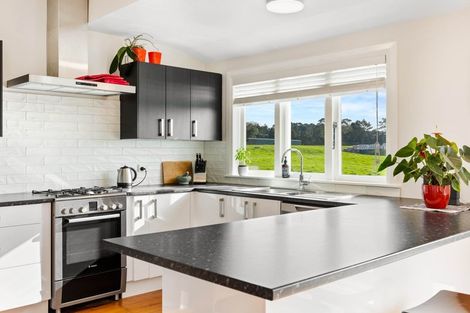 Photo of property in 70 Rimmer Road, Helensville, 0875
