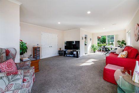 Photo of property in 47 Hewlett Road, Massey, Auckland, 0614