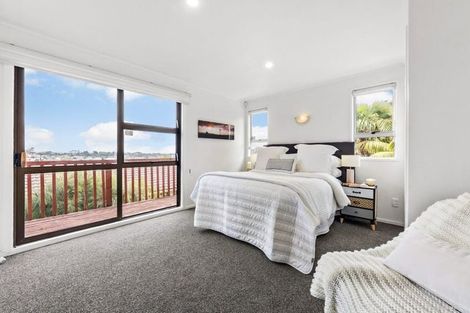 Photo of property in 4 Malmo Place, Massey, Auckland, 0614