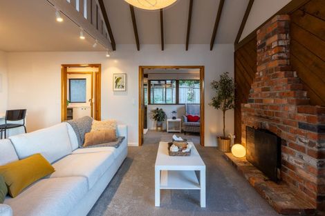 Photo of property in 2b Happy Valley Road, Owhiro Bay, Wellington, 6023