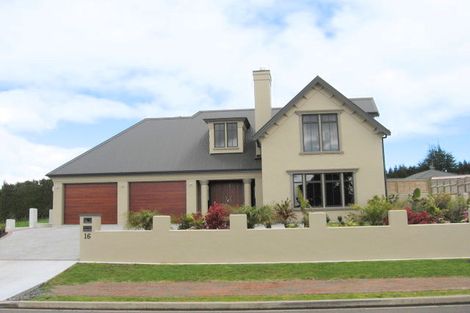 Photo of property in 16 Conifer Grove, Te Kamo, Whangarei, 0112