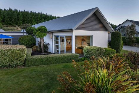 Photo of property in 70 Forest Heights, Wanaka, 9305