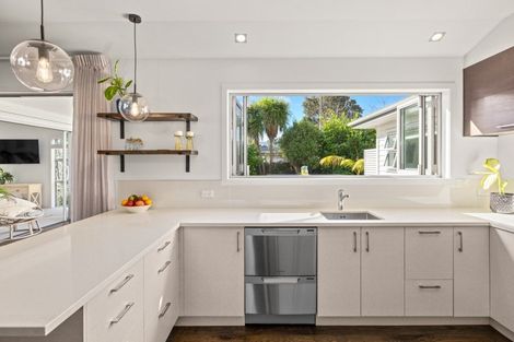 Photo of property in 5 Wrybill Way, Point Wells, Warkworth, 0986