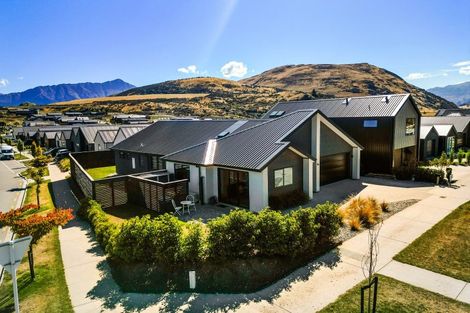 Photo of property in 64 Howden Drive, Jacks Point, 9371