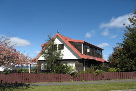 Photo of property in 3 Cherry Lane, Acacia Bay, Taupo, 3330