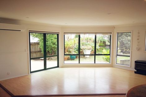 Photo of property in 8 Stanley Road, Glenfield, Auckland, 0629