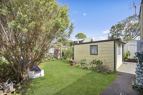 Photo of property in 176 Henderson Valley Road, Henderson, Auckland, 0612