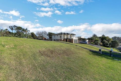 Photo of property in 14 Mayall Avenue, Beach Haven, Auckland, 0626