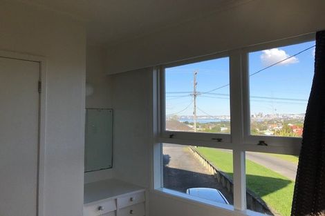 Photo of property in 95 Ocean View Road, Hillcrest, Auckland, 0627