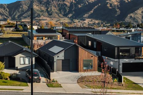 Photo of property in 199 Aubrey Road, Wanaka, 9305