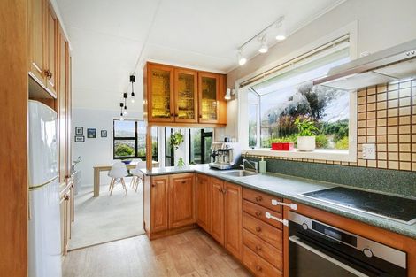 Photo of property in 2 Ryan Grove, Tawa, Wellington, 5028