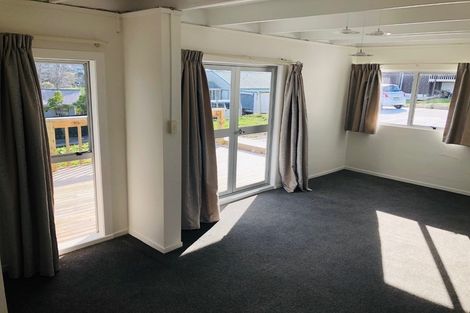 Photo of property in 8 Longwood Place, Forrest Hill, Auckland, 0620