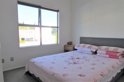 Photo of property in 64 Saddleback Grove, Karori, Wellington, 6012