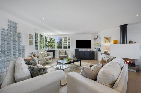 Photo of property in 39 Eastcliffe Road, Castor Bay, Auckland, 0620