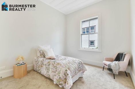 Photo of property in 5 Porter Crescent, Helensville, 0800