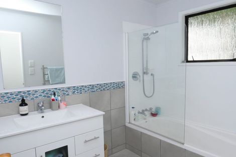 Photo of property in 41 Omapere Street, Whitby, Porirua, 5024