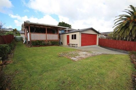 Photo of property in 16 Coburg Street, Henderson, Auckland, 0612