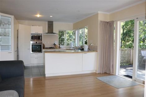 Photo of property in 2/17 Havenwood Place, Birkenhead, Auckland, 0626