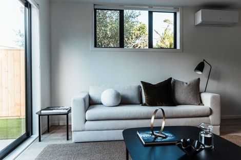 Photo of property in 16/12 Tawa Road, Te Atatu Peninsula, Auckland, 0610