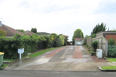 Photo of property in 2/17 Gulf Crest, Bucklands Beach, Auckland, 2012