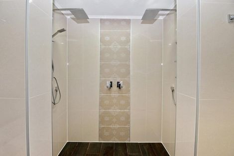 Photo of property in 10 Meadow Crescent, Te Atatu South, Auckland, 0602