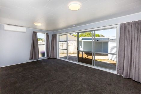 Photo of property in 23 Blueberry Grove, Timberlea, Upper Hutt, 5018